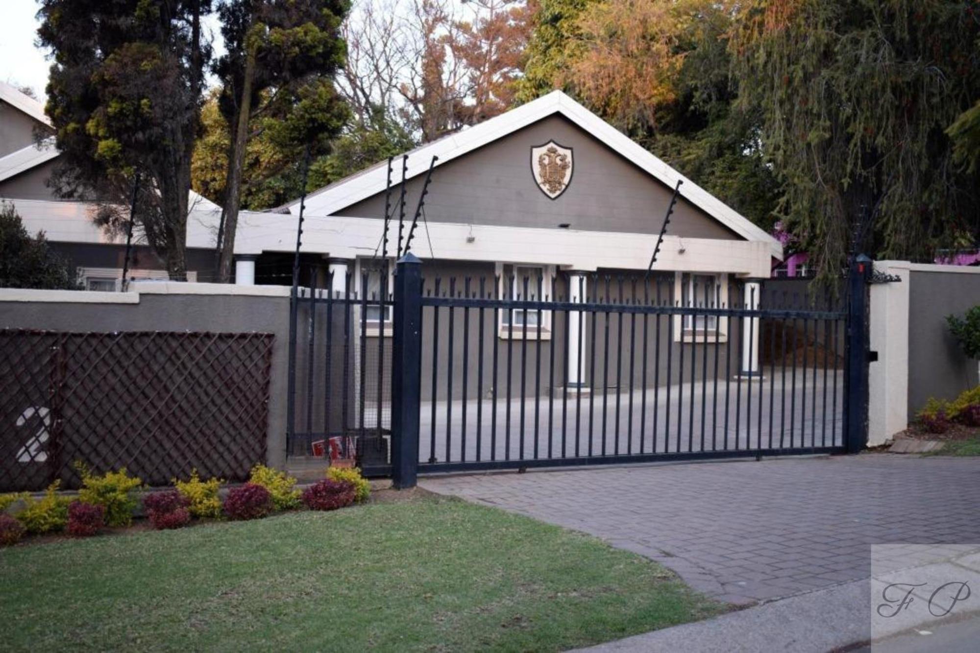 The Elephant Room At Frederick'S Place Pretoria-Noord Exterior foto